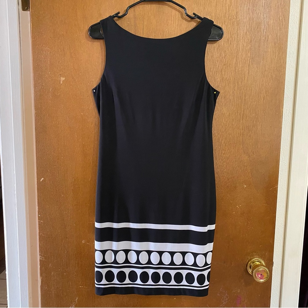 Size 8 Black and white Peck & Peck dress with circles designs